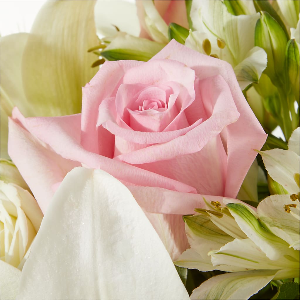 Kindhearted Bouquet –  Greenbrook Flowers Inc, Jackson MS